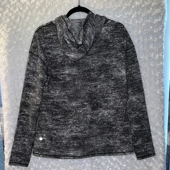 Lululemon Pullover Forever Endeavour Long Sleeve in Jacquard White Black size 8 - Picture 2 of 7